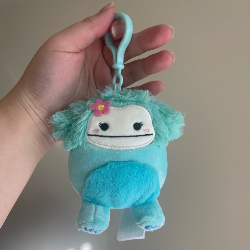 Joelle the Bigfoot Squishmallow Clip